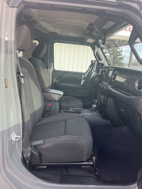 Used 2019 Jeep Wrangler Unlimited Sahara image 34