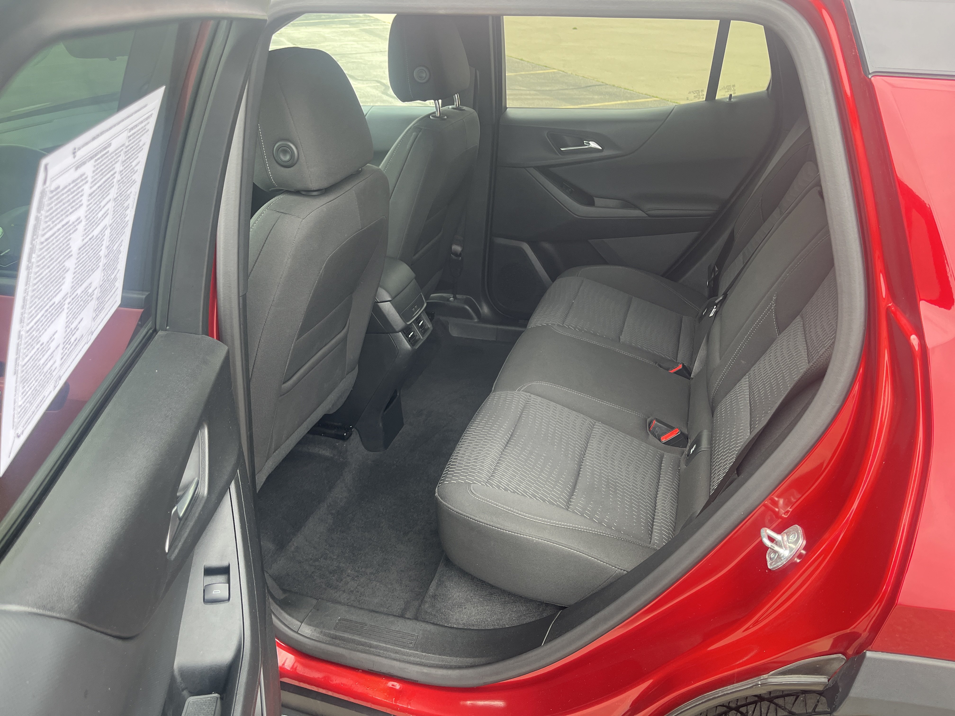 Used 2025 Chevrolet Equinox LT w/ Safety and Technology Package FWD image 11