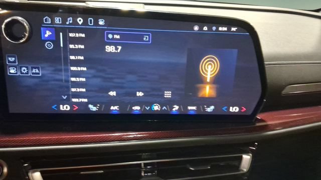 Used 2024 Chevrolet Traverse Z71 w/ Enhanced Driving Package AWD/4WD image 12