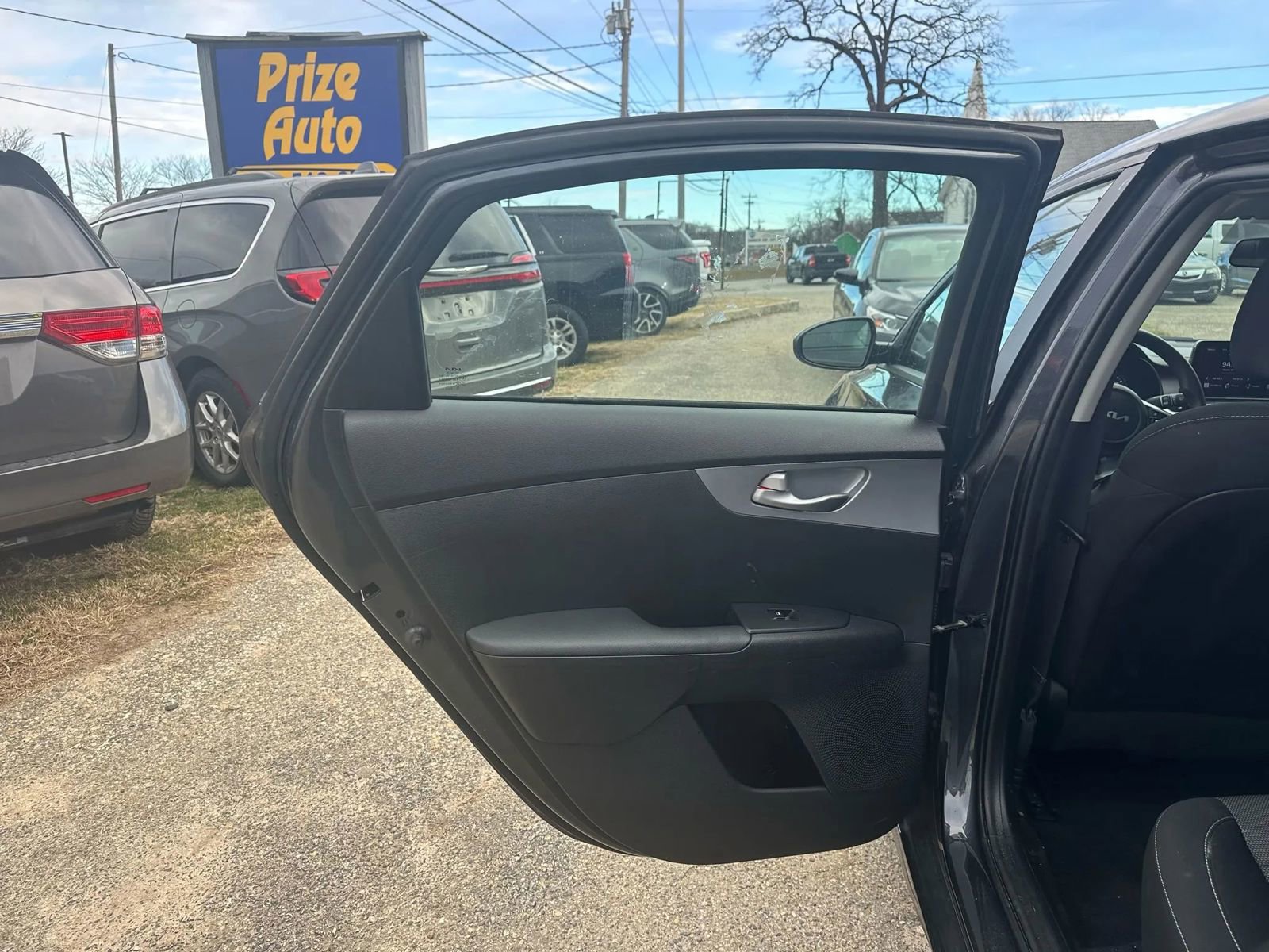 Used 2023 Kia Forte LXS image 17