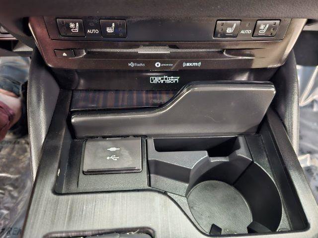 Used 2021 Lexus ES 300h w/ Premium Package image 19