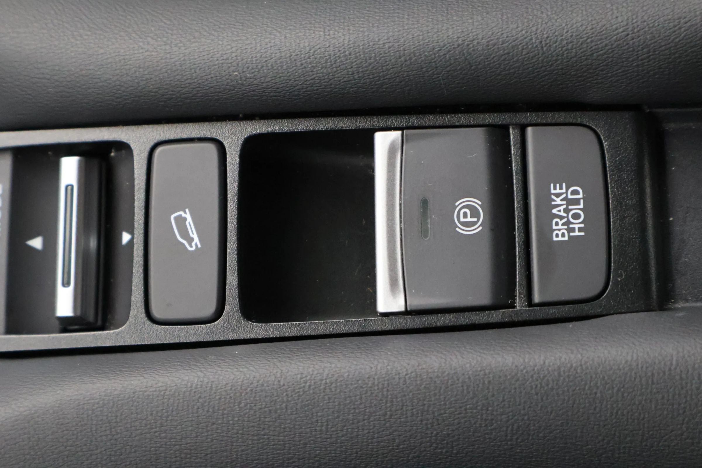 Used 2025 Honda HR-V Sport image 32