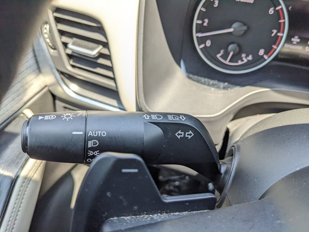 Used 2023 Nissan Rogue SV FWD image 45