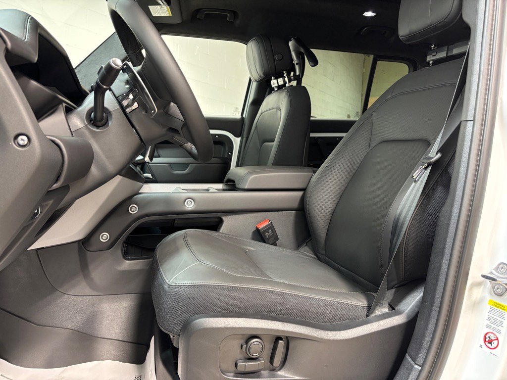 New 2026 Land Rover Defender 110 V8 image 24