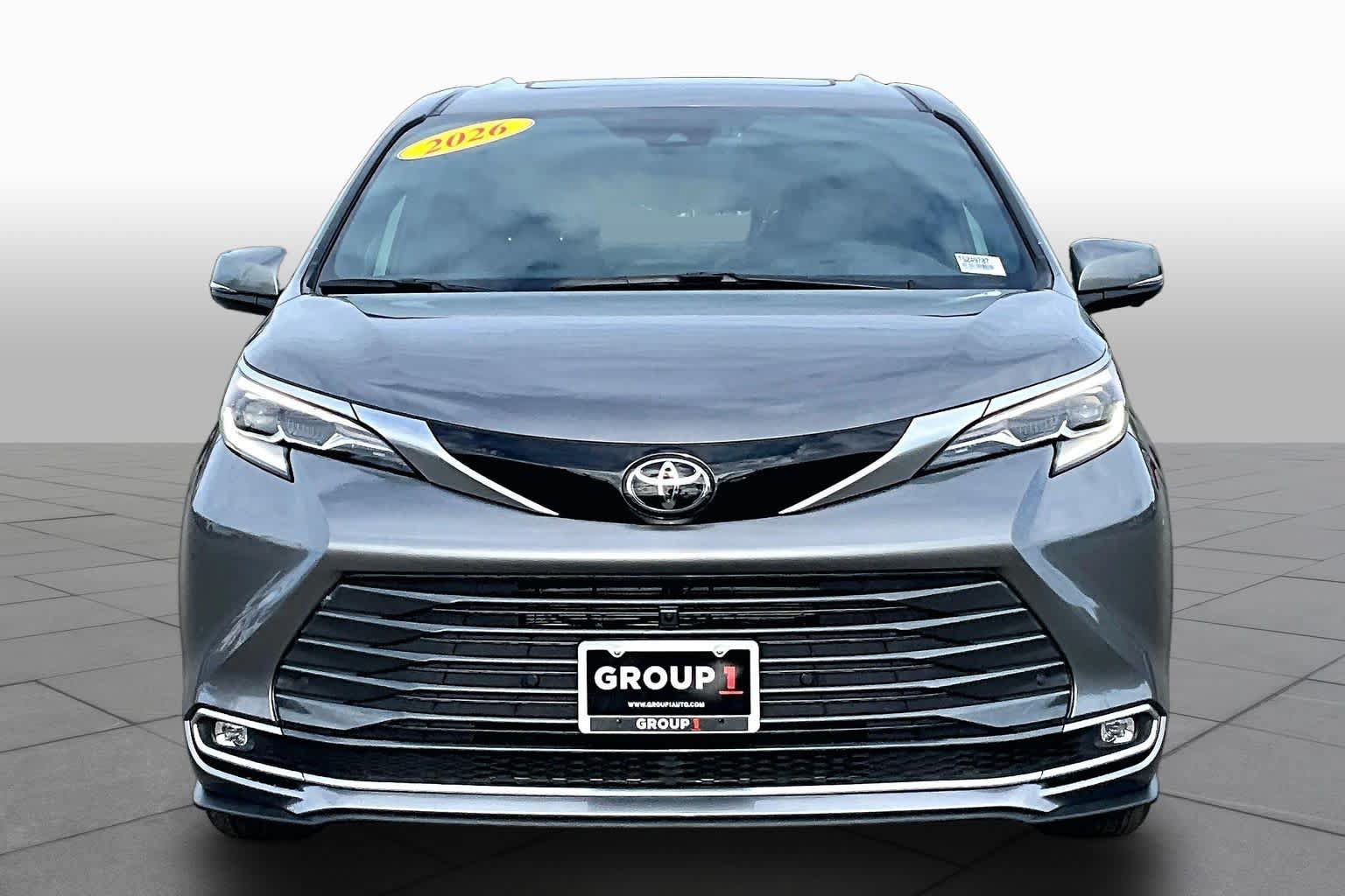 Used 2026 Toyota Sienna Platinum AWD/4WD image 3