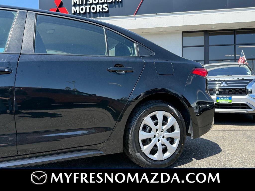 Used 2025 Toyota Corolla LE FWD image 8