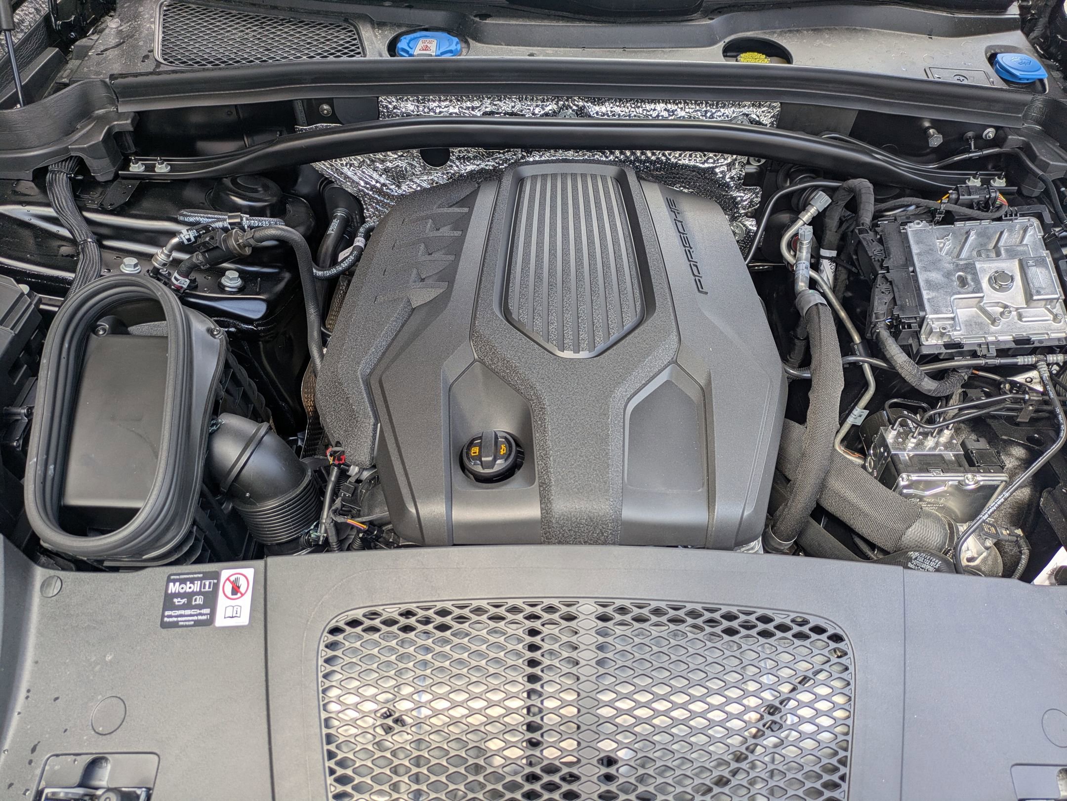 Certified 2025 Porsche Macan image 29