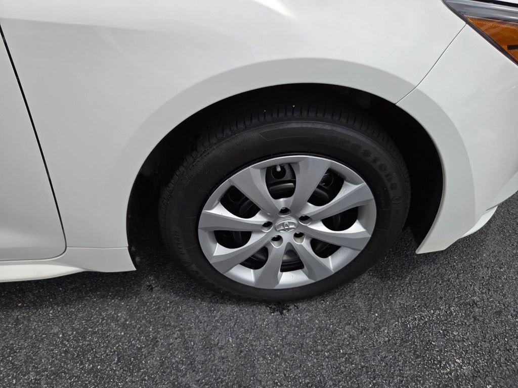 Certified 2025 Toyota Corolla LE FWD image 16
