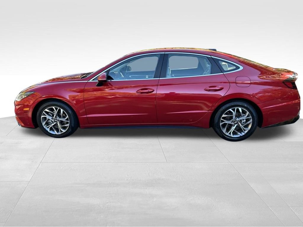 Used 2022 Hyundai Sonata SEL w/ Preferred Accessory Package image 2