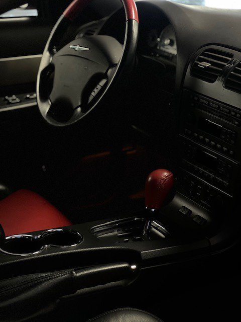 Used 2005 Ford Thunderbird RWD image 25