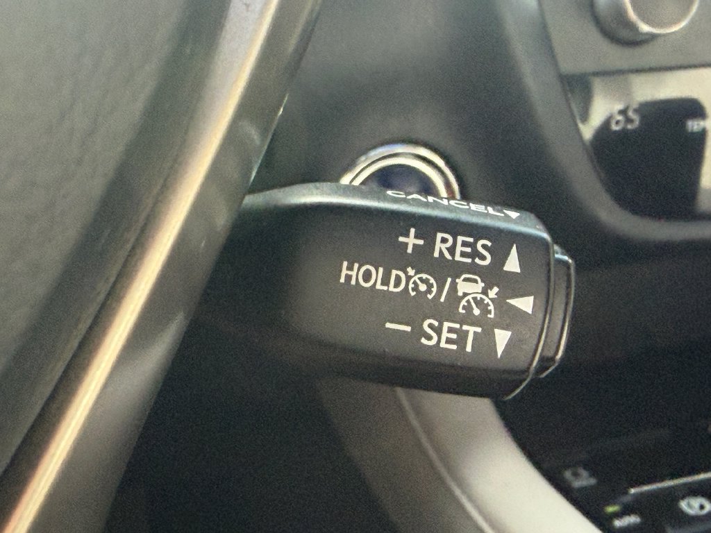 Used 2018 Lexus RX 450hL Premium w/ Premium Package AWD/4WD image 33