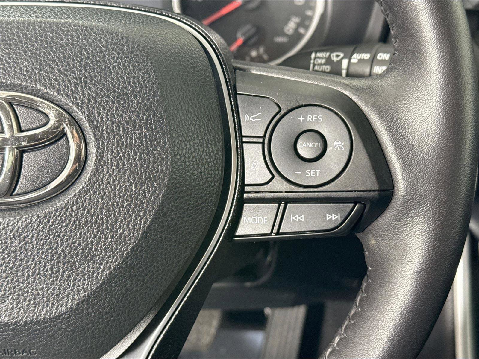 Certified 2020 Toyota RAV4 XLE Premium image 18