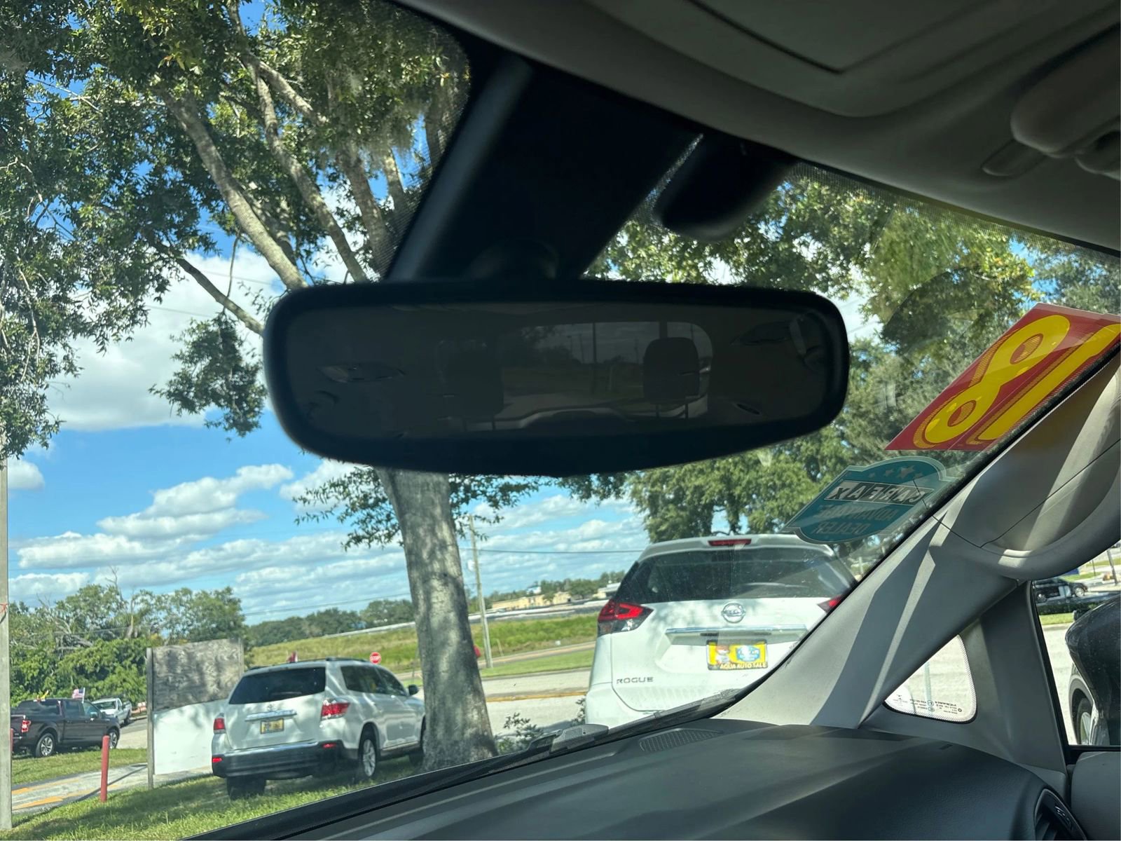 Used 2018 Chrysler Pacifica Touring-L image 16