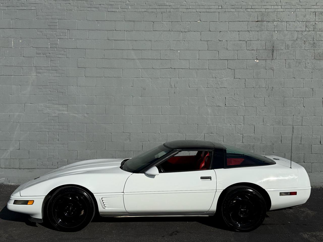 Used 1996 Chevrolet Corvette Coupe RWD image 36