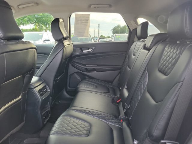 Used 2023 Ford Edge Titanium AWD/4WD image 16