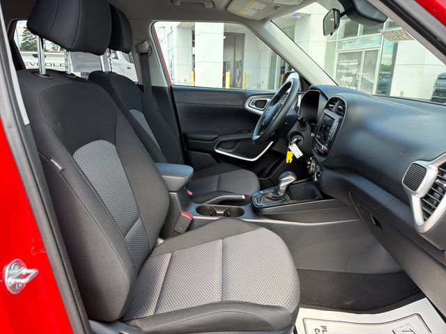 Used 2025 Kia Soul LX w/ LX Technology Package FWD image 26