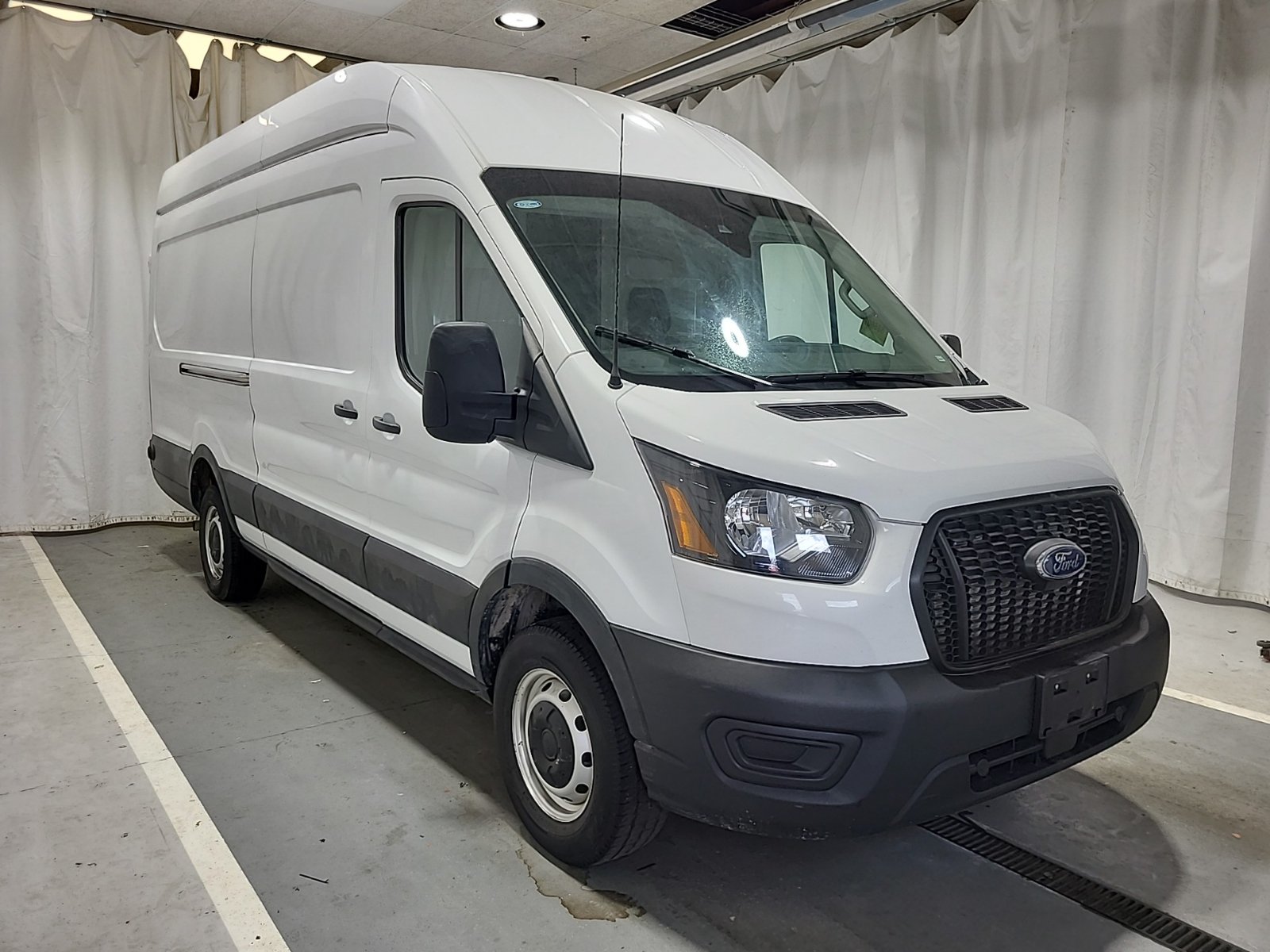 Used 2024 Ford Transit 250 148 High Roof Extended w/ Load Area Protection Package RWD image 5