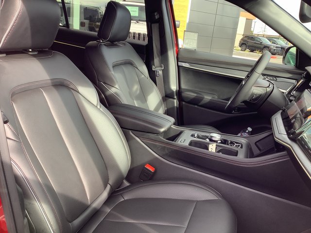 Used 2025 Jeep Wagoneer S Limited AWD/4WD image 37