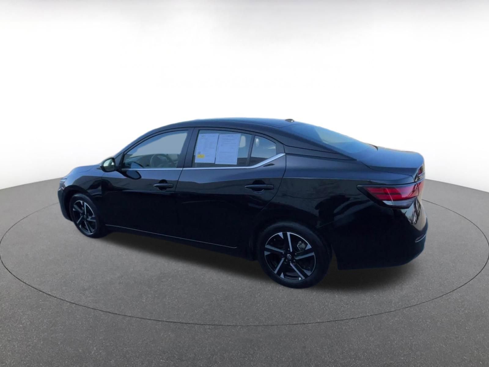 Used 2025 Nissan Sentra SV FWD image 10