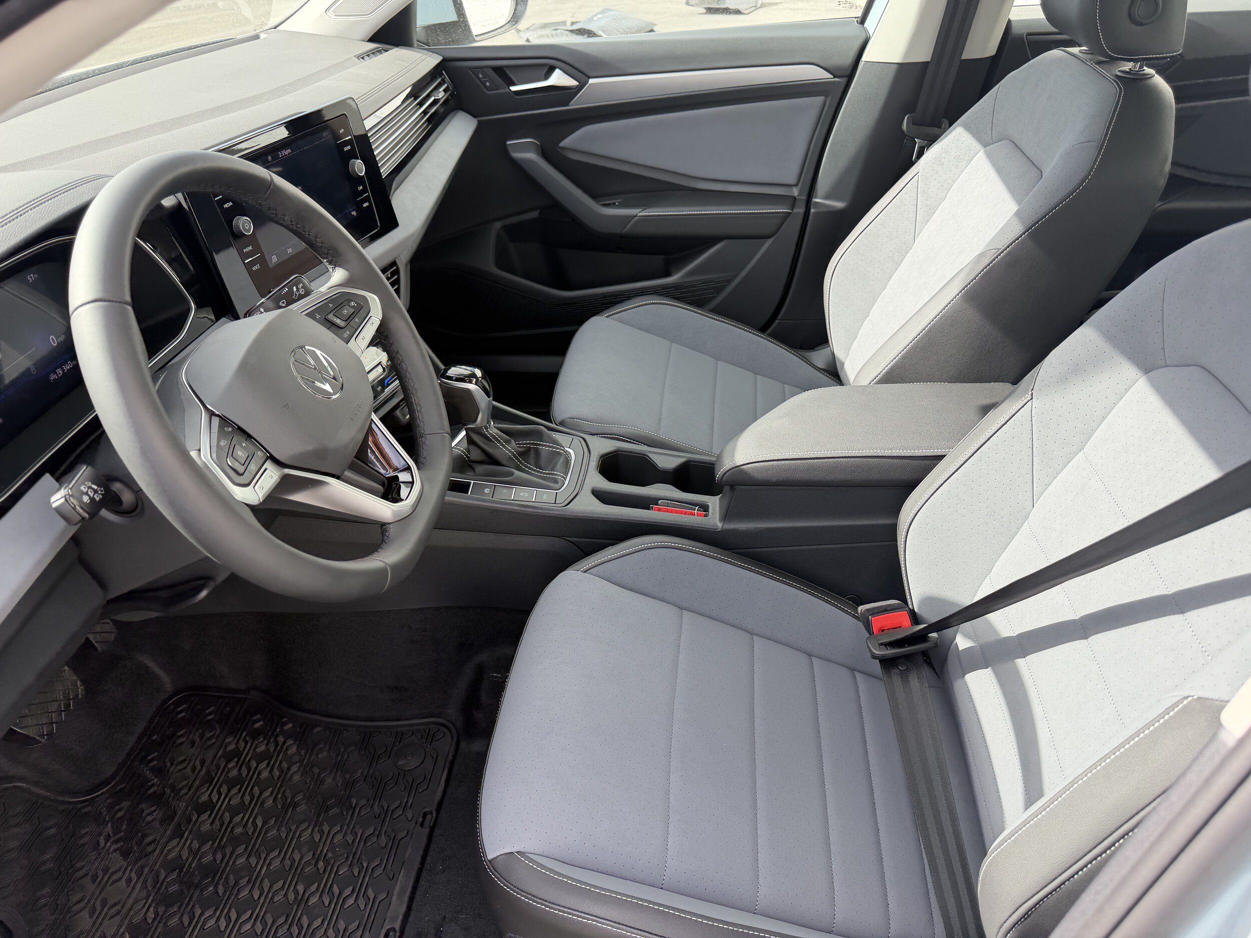 New 2027 Volkswagen Jetta SE FWD image 10