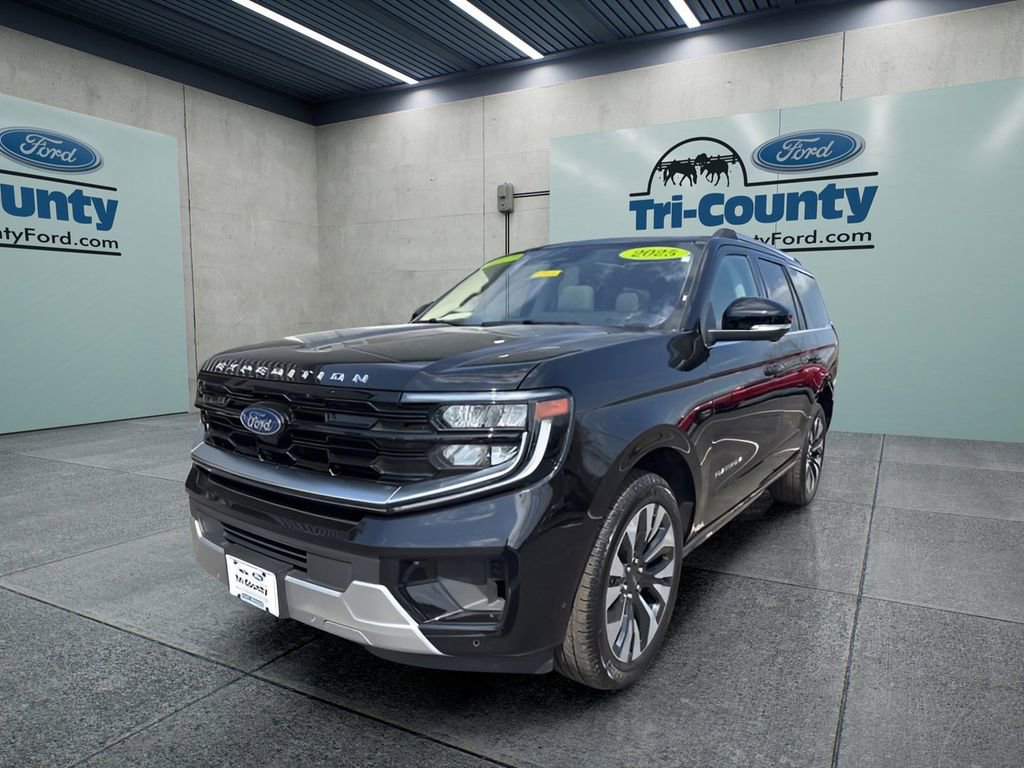 Used 2025 Ford Expedition Platinum w/ Driver's Package image 4