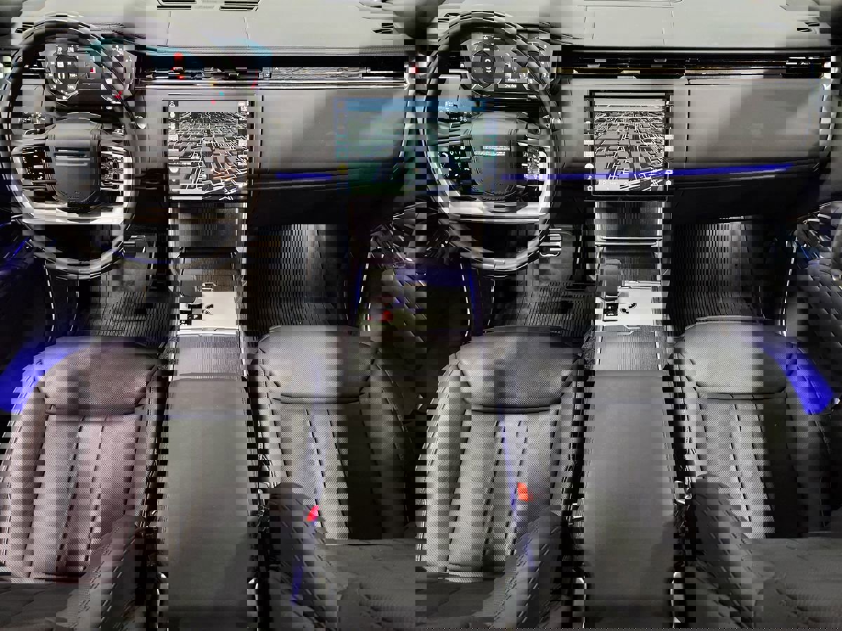 Used 2024 Land Rover Range Rover Long Wheelbase Autobiography image 46