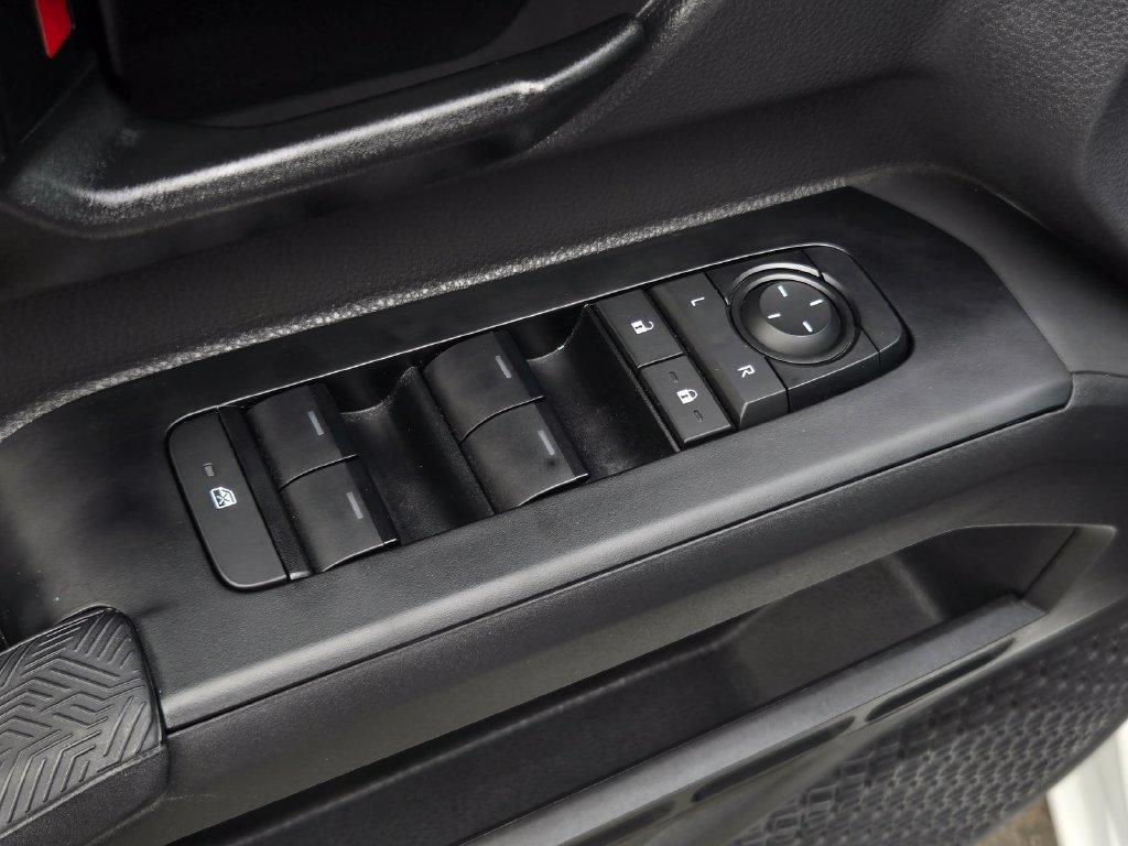 Used 2025 Toyota Tacoma SR5 AWD/4WD image 11