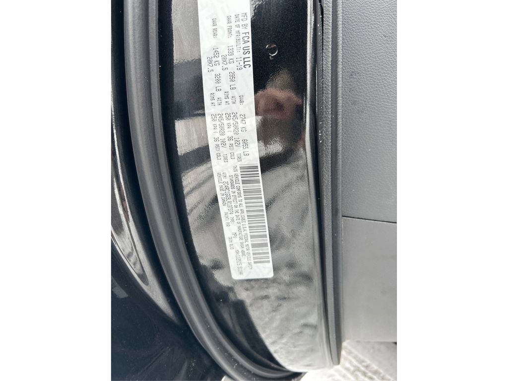 Used 2020 Chrysler Pacifica Limited w/ Quick Order Package 27H Red S image 12