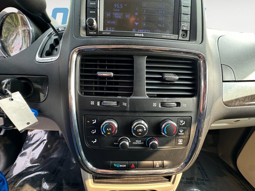 Used 2018 Dodge Grand Caravan SE w/ UConnect Hands-Free Group FWD image 18