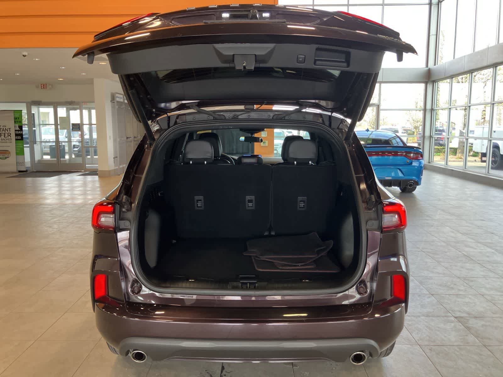 Used 2023 Ford Escape ST-Line Select AWD/4WD image 27