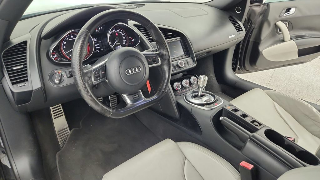 Used 2011 Audi R8 V10 w/ Enhanced Leather Pkg AWD/4WD image 29