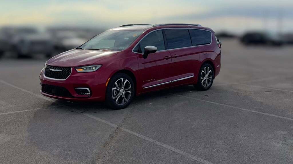 New 2026 Chrysler Pacifica Pinnacle