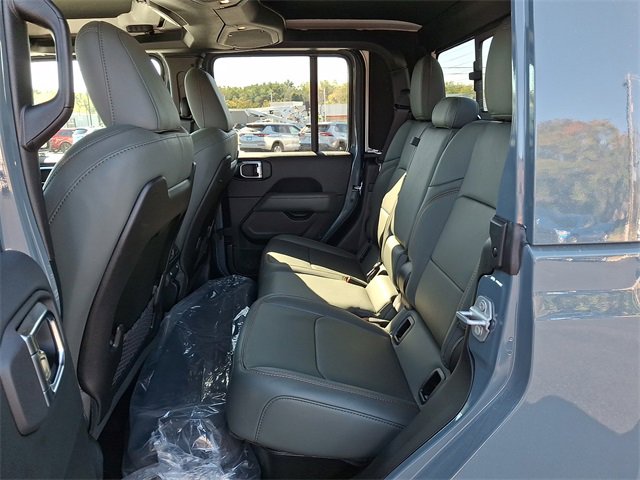New 2025 Jeep Gladiator Mojave image 13