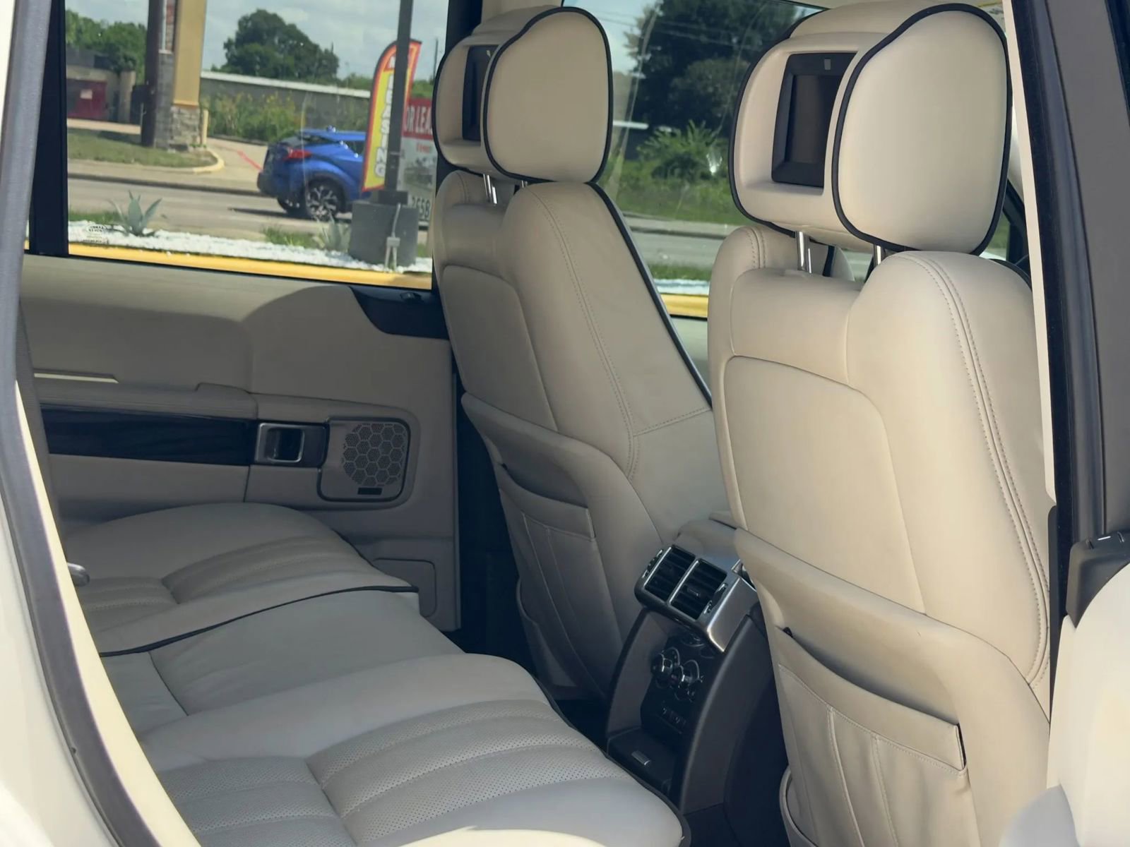 Used 2010 Land Rover Range Rover Supercharged AWD/4WD image 10
