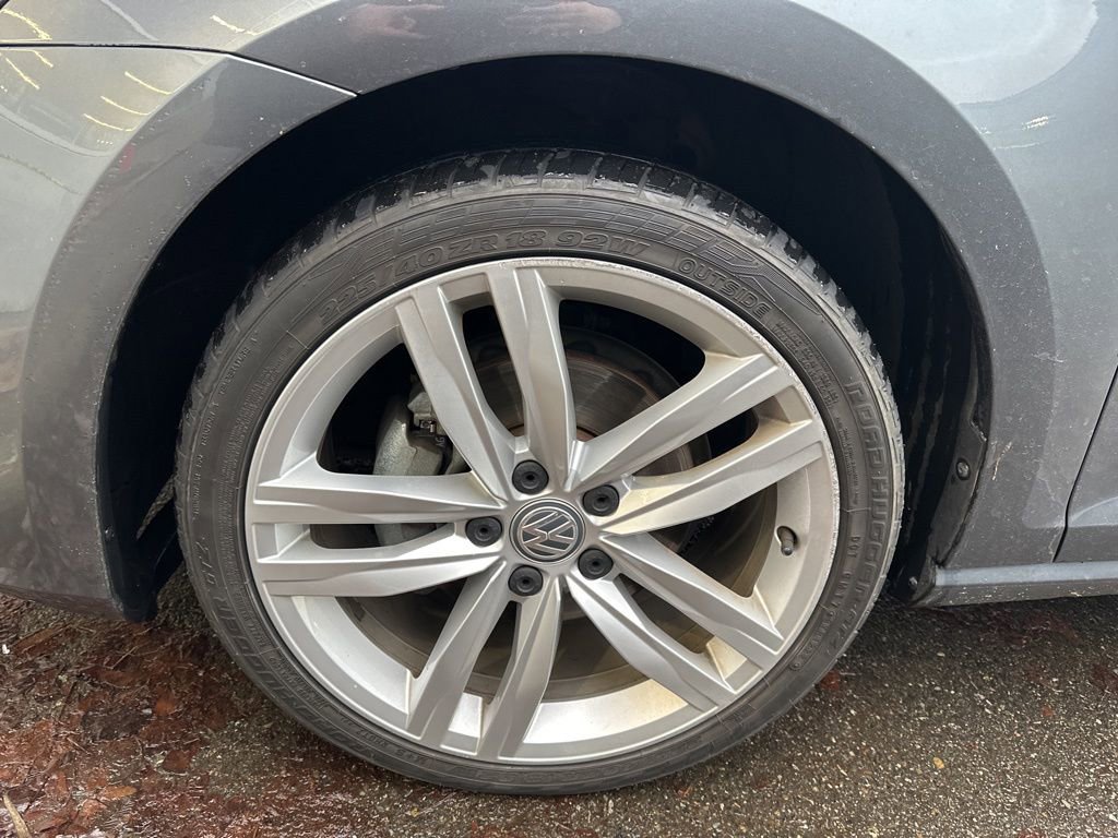 Used 2017 Volkswagen Golf SEL image 11