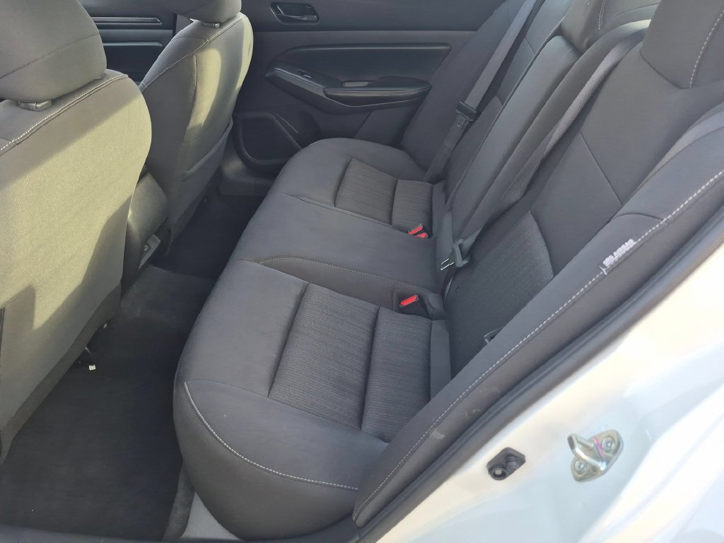 Used 2025 Nissan Altima 2.5 SV FWD image 24
