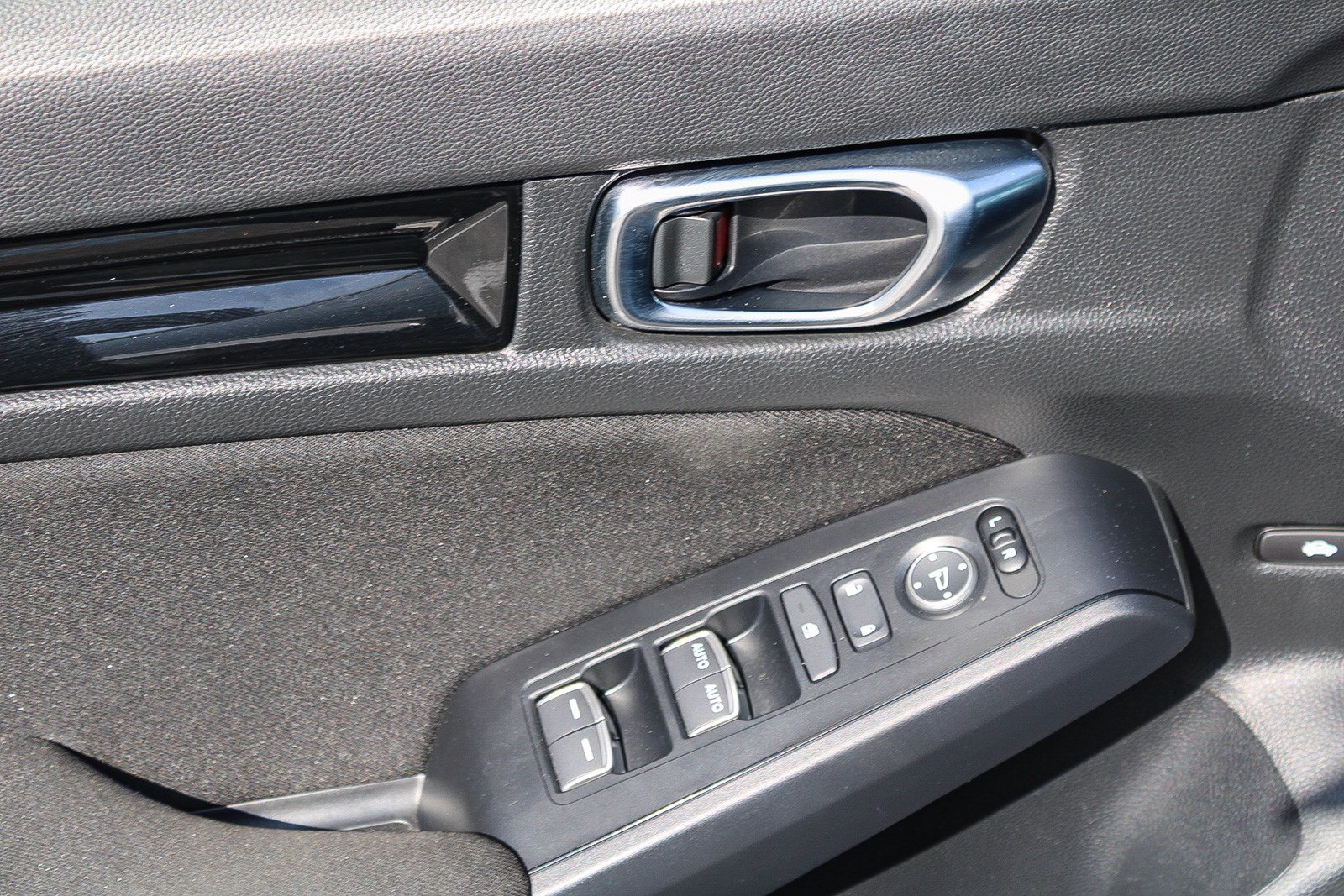 Certified 2025 Honda Civic Sport image 22