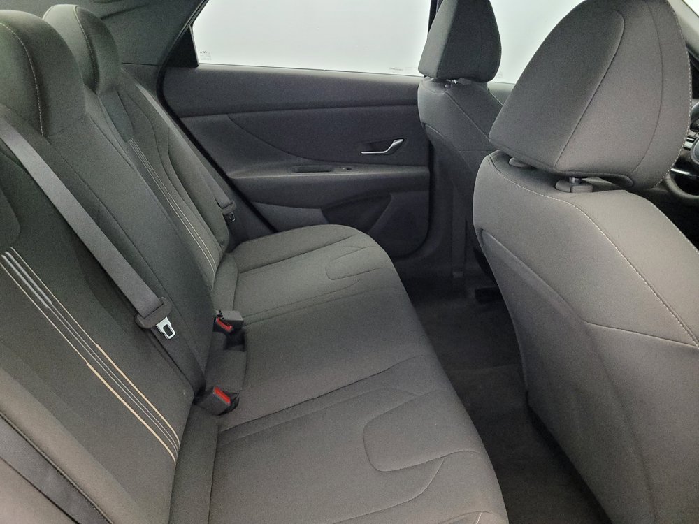 Used 2021 Hyundai Elantra SEL w/ Convenience Package FWD image 19