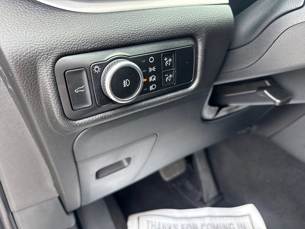 Used 2024 Ford Explorer XLT w/ Equipment Group 202A AWD/4WD image 30