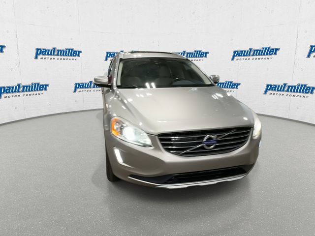 Used 2016 Volvo XC60 T5 Platinum w/ Climate Package FWD image 4
