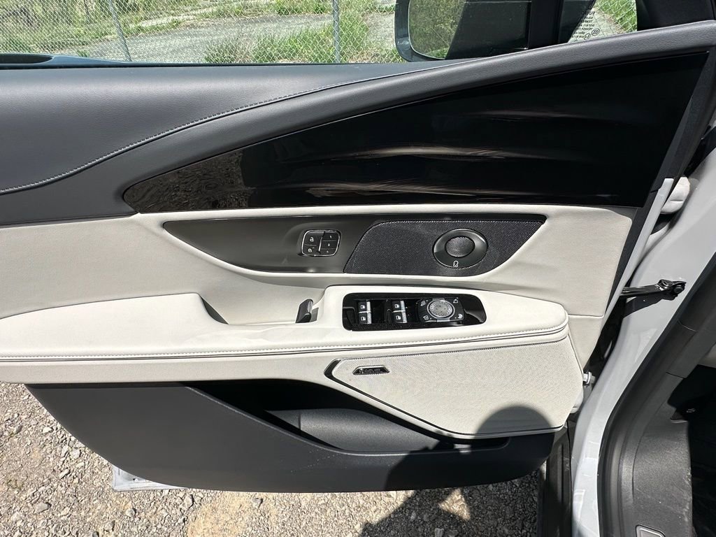 New 2026 Lincoln Nautilus Premier w/ Equipment Group 102A AWD/4WD image 18