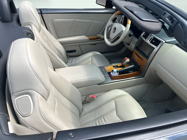 Used 2006 Cadillac XLR RWD image 6