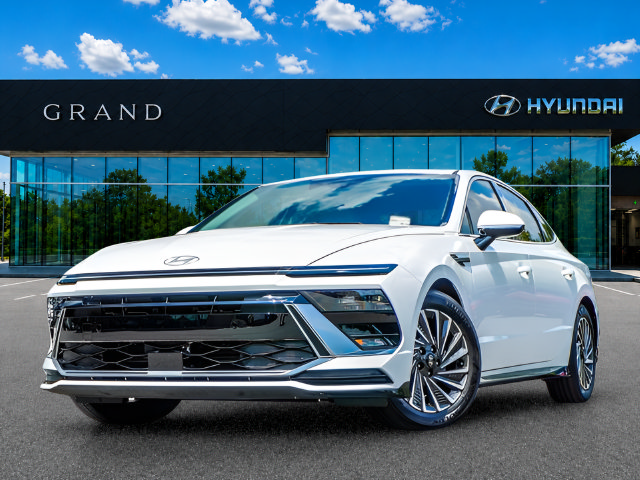Certified 2025 Hyundai Sonata SEL FWD image 9