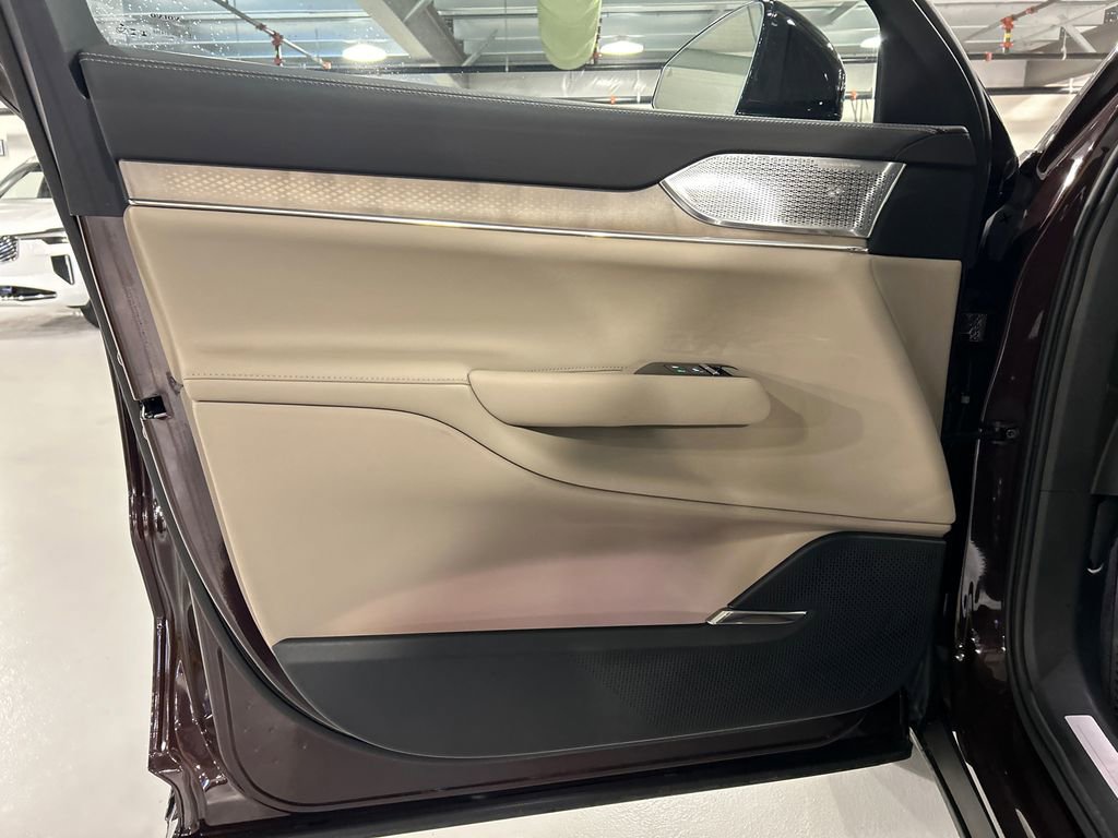 Certified 2025 Volvo EX90 Ultra image 9