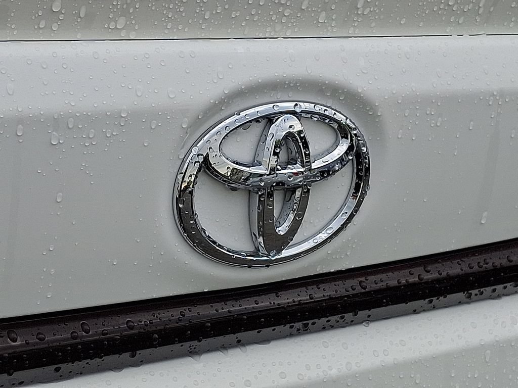 Used 2026 Toyota Corolla SE FWD image 29