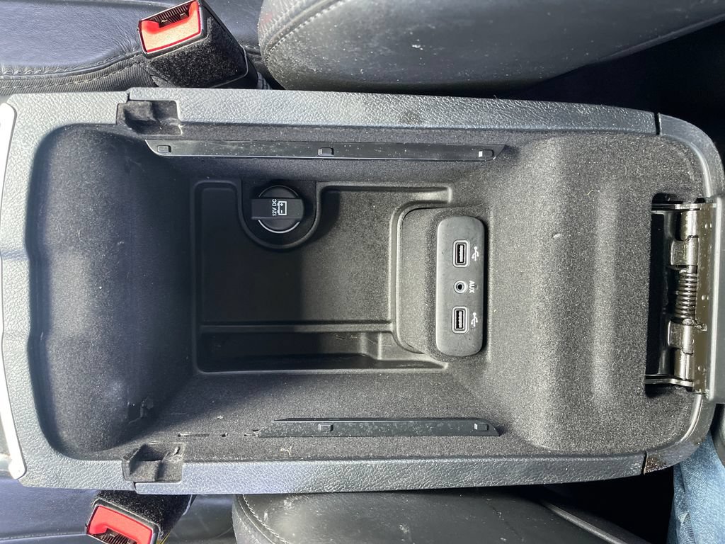 Used 2017 Chrysler 300 Limited RWD image 29
