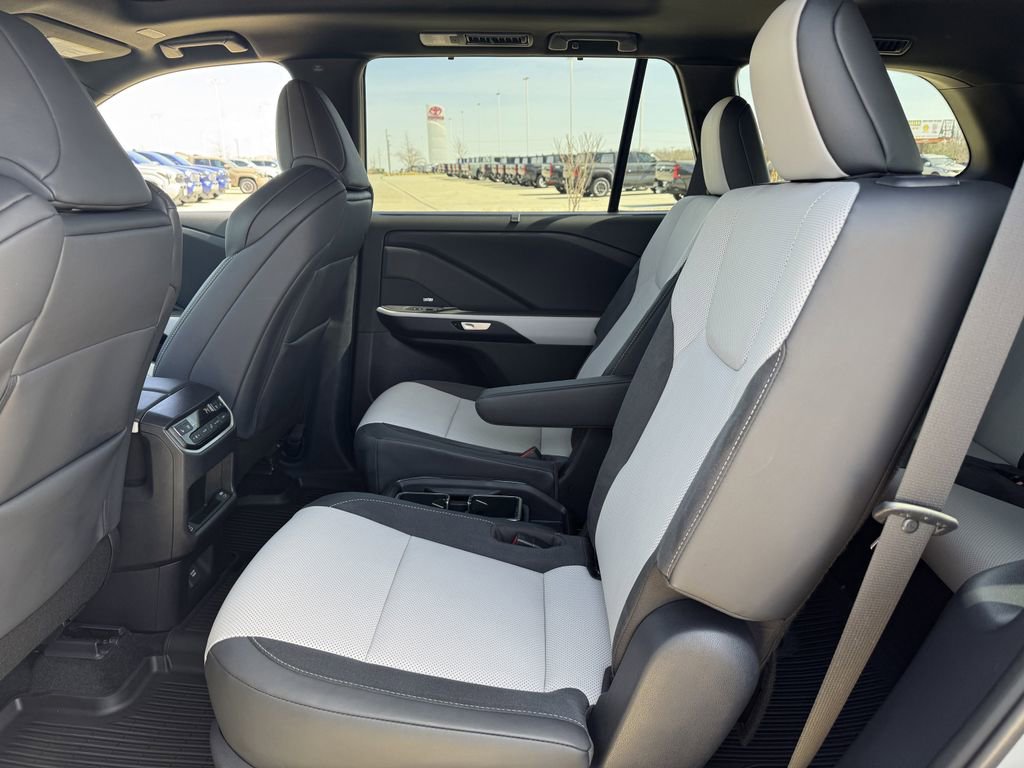 Used 2025 Lexus TX 500h AWD w/ Technology Package image 29