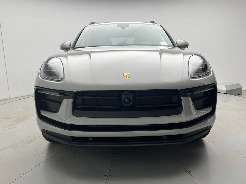 Used 2026 Porsche Macan AWD/4WD image 25