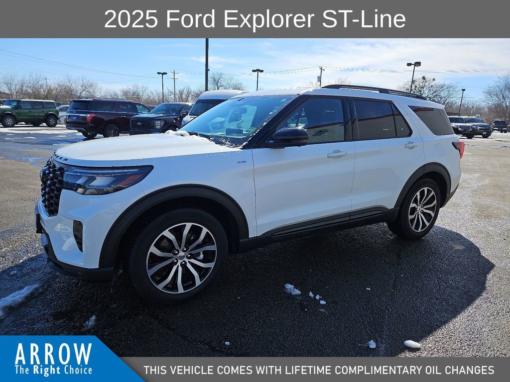 Used 2025 Ford Explorer ST-Line image 5