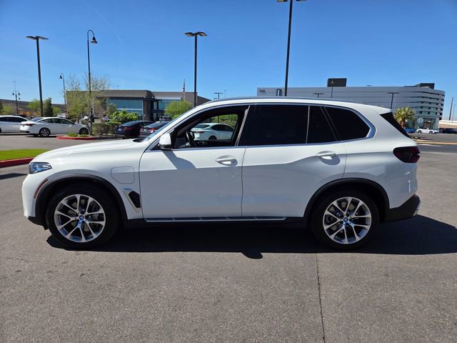 Used 2025 BMW X5 xDrive50e w/ Climate Comfort Package AWD/4WD image 3